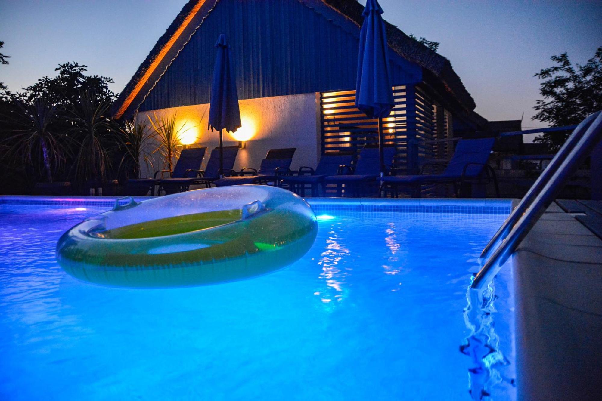 Deja Blue - Adult Only Hotel Sfantu Gheorghe  Luaran gambar